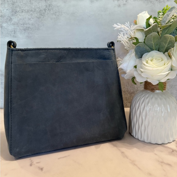 Portland Leather Storm Triangle Bag - Picture 3 of 9